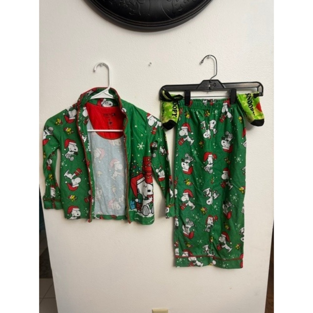 Peanuts Snoopy Christmas Fleece Pajama Set XS 4/5 Green Holiday Top Pants Socks